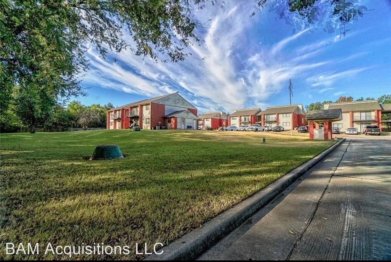 4204 N. Harrison St - Photo 2 of 17