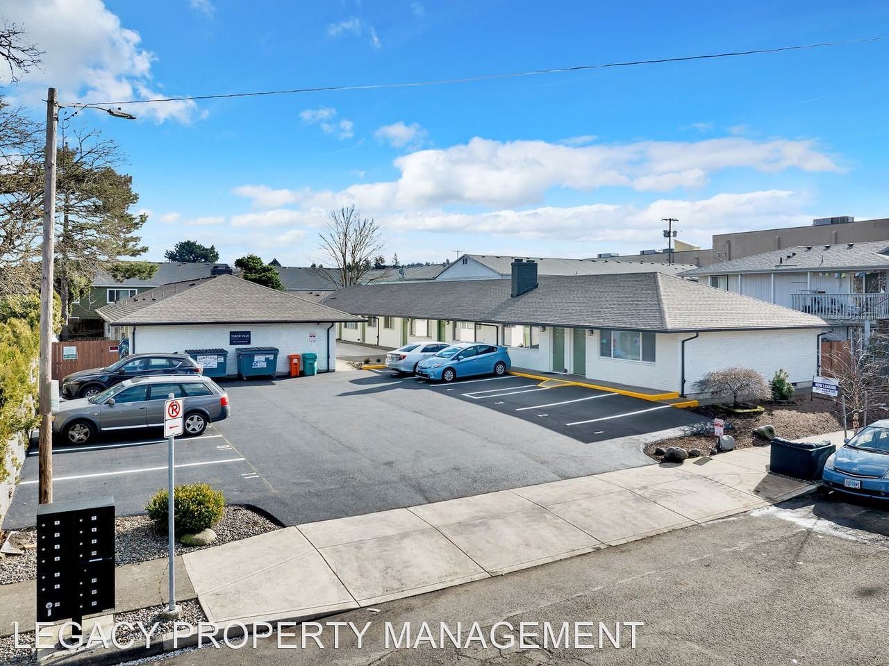 Tabor Villa - Photo 2 of 12