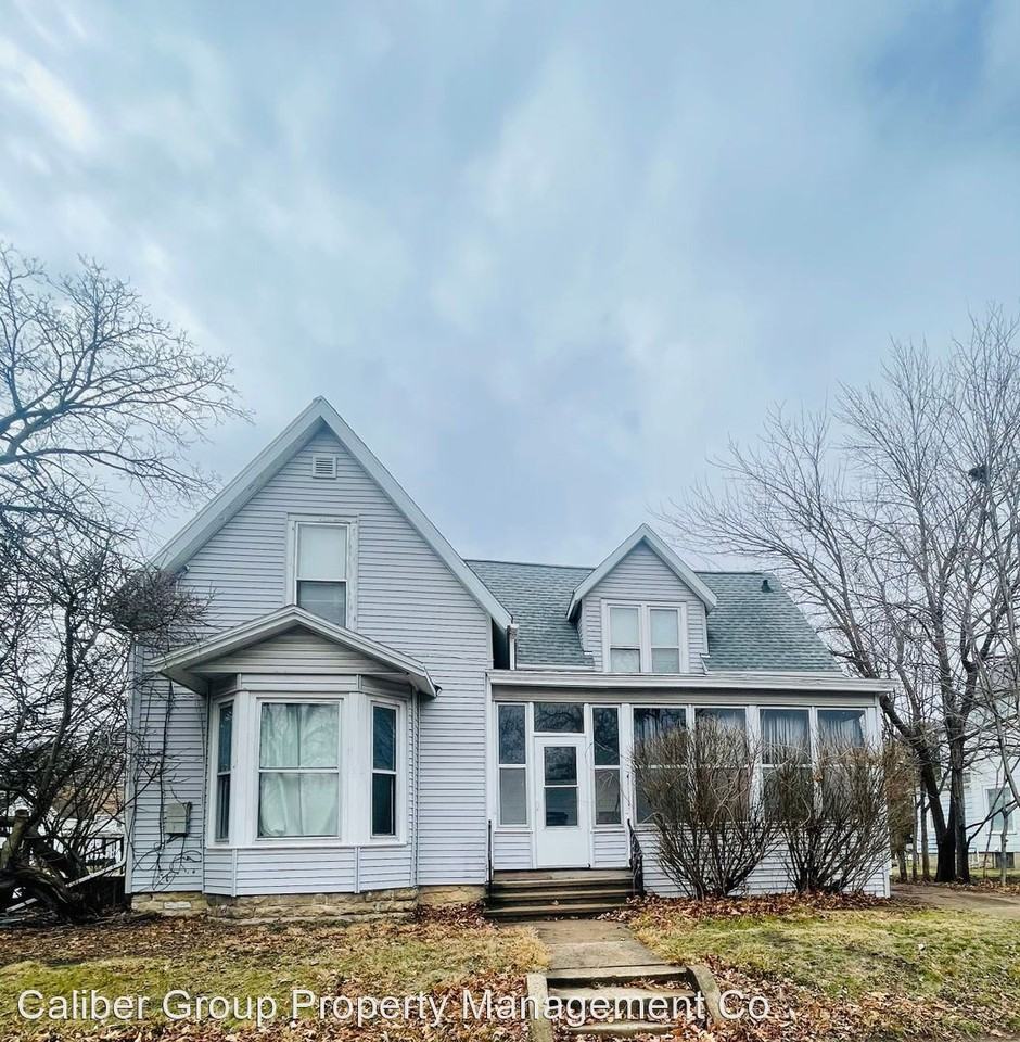 403 W 6th St - Photo 3 of 10