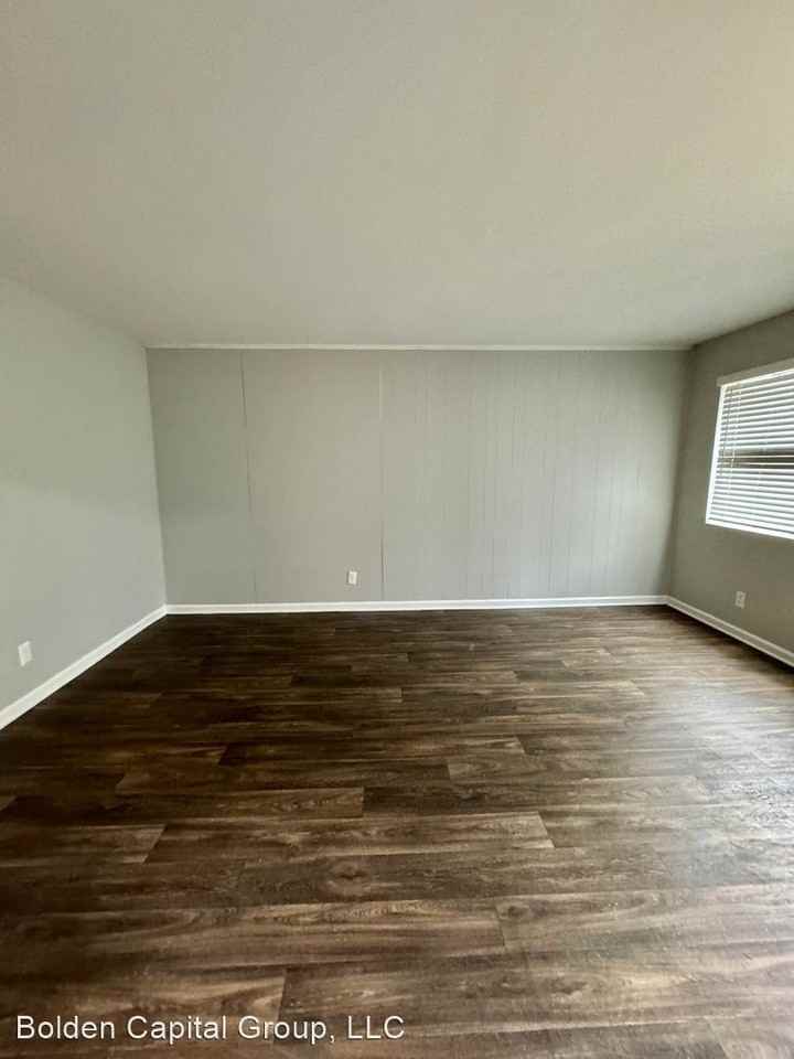 Move in Within Days! Renovated Beautiful 2 Bedroom-Forest Park - Photo 3 of 3
