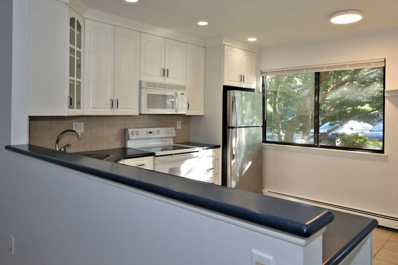 202 Ivy Hill Cres - Photo 2 of 10