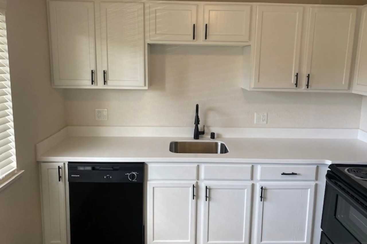 18251 1st Ave S - Photo 3 of 8