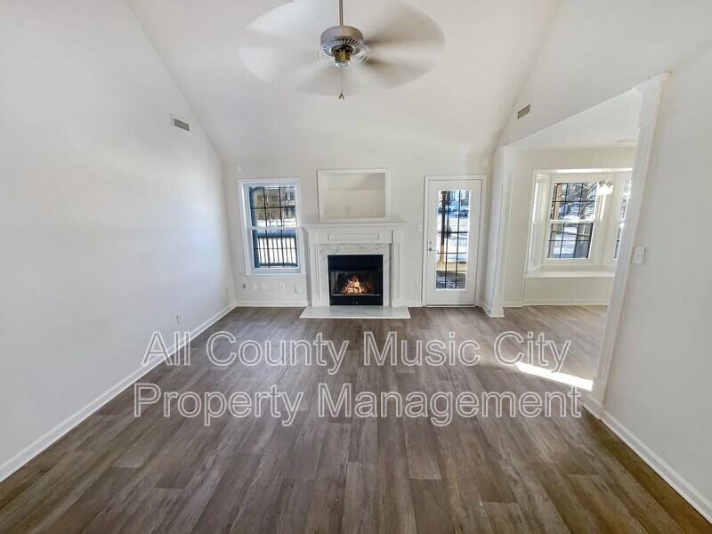 1945 Stoney Meadow Dr - Photo 3 of 20