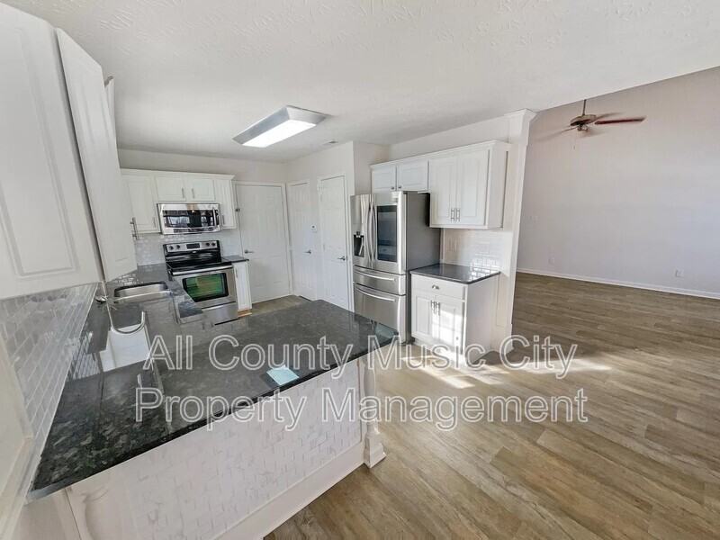 1945 Stoney Meadow Dr - Photo 4 of 20