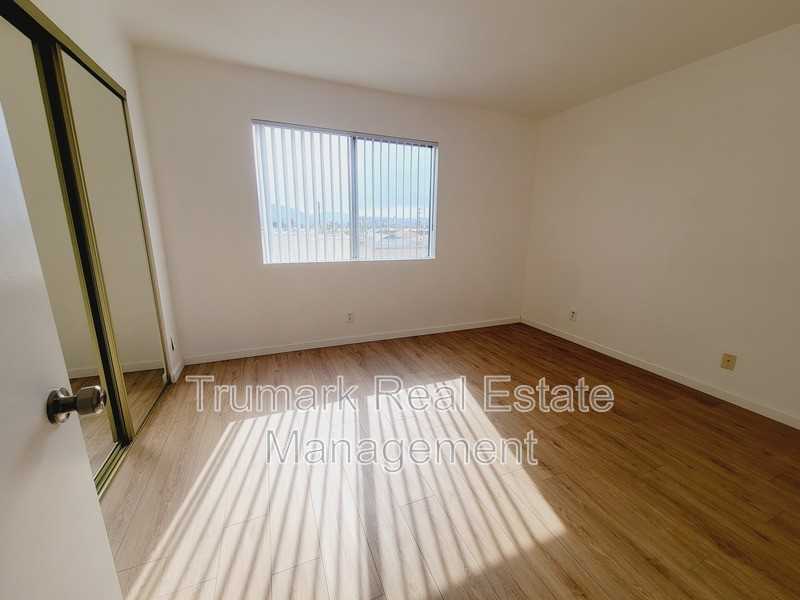 1041 Allen Ave #6 - Photo 6 of 14