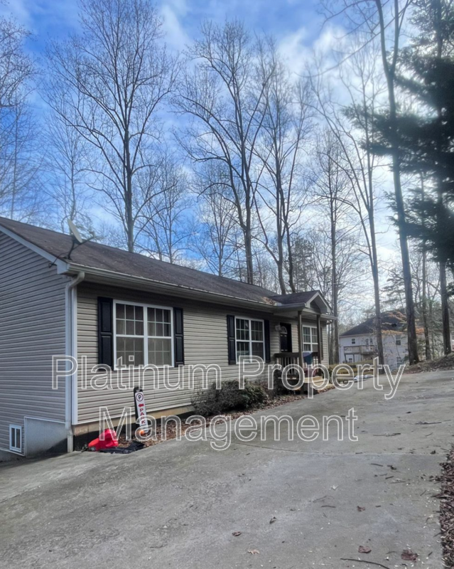 112 Price Ln #A - Photo 2 of 9