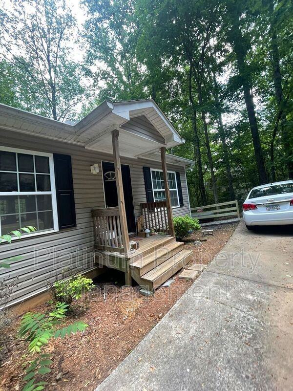 112 Price Ln #A - Photo 3 of 9