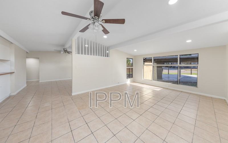 1651 Hamilton St - Photo 4 of 19