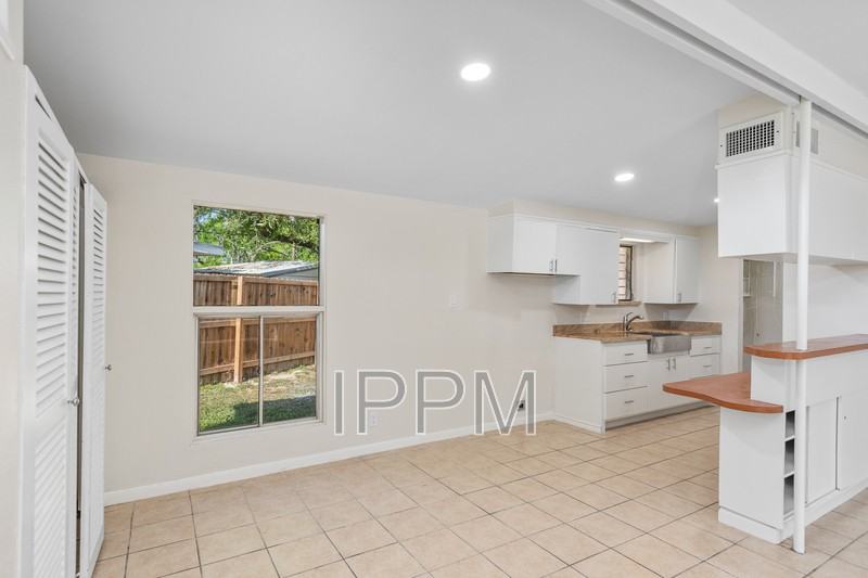 1651 Hamilton St - Photo 5 of 19