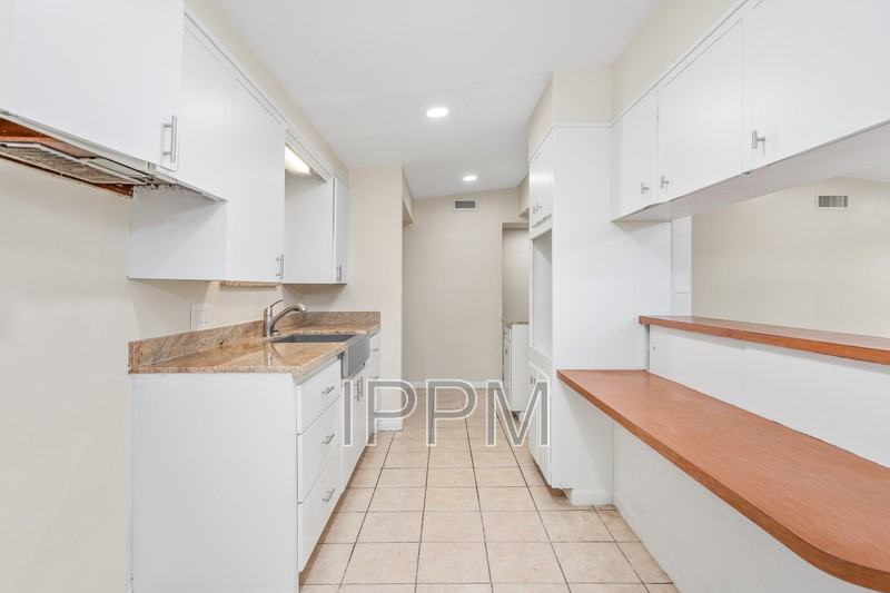 1651 Hamilton St - Photo 6 of 19