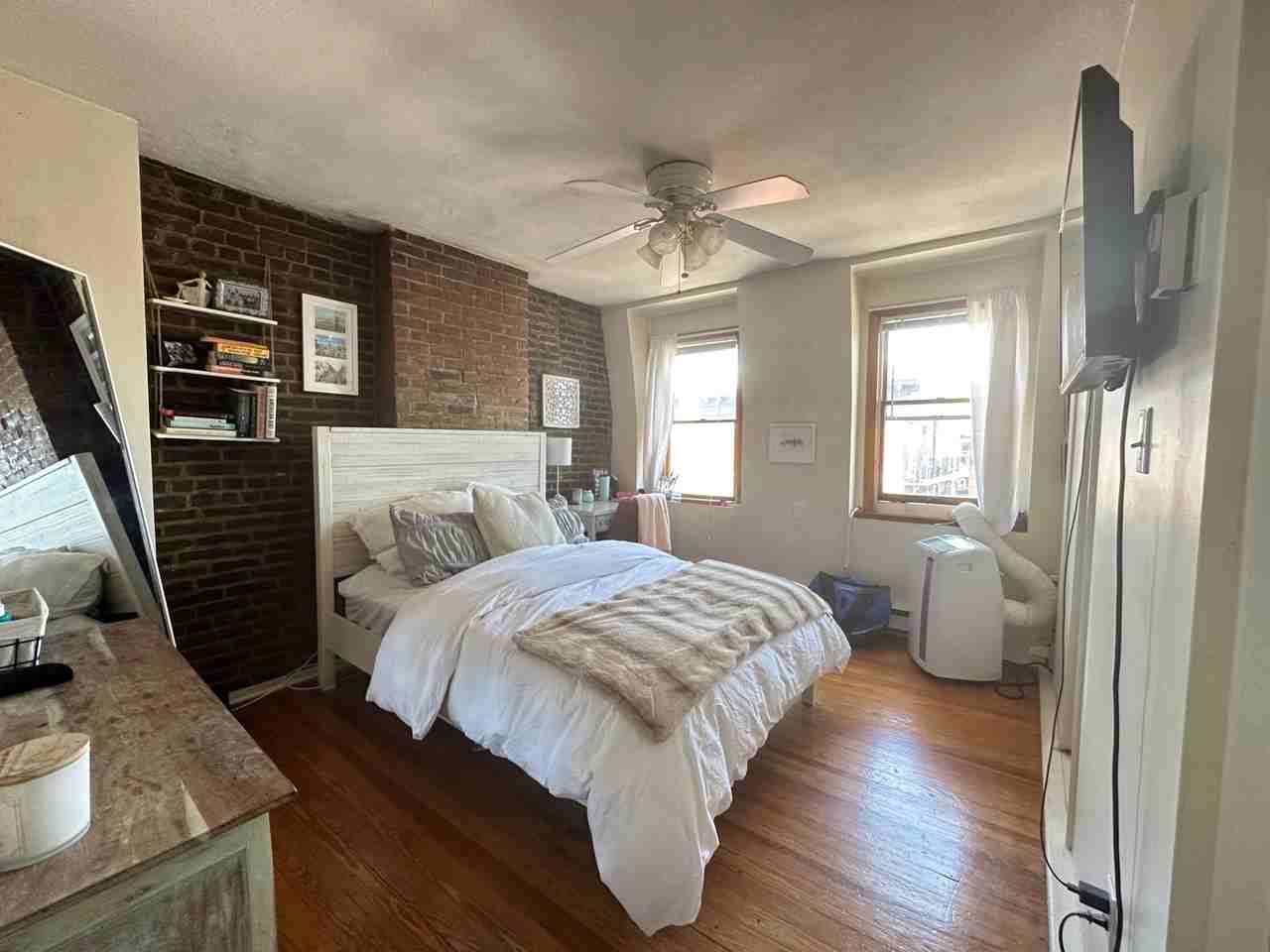 5 Battery St #4 - Photo 2 of 7