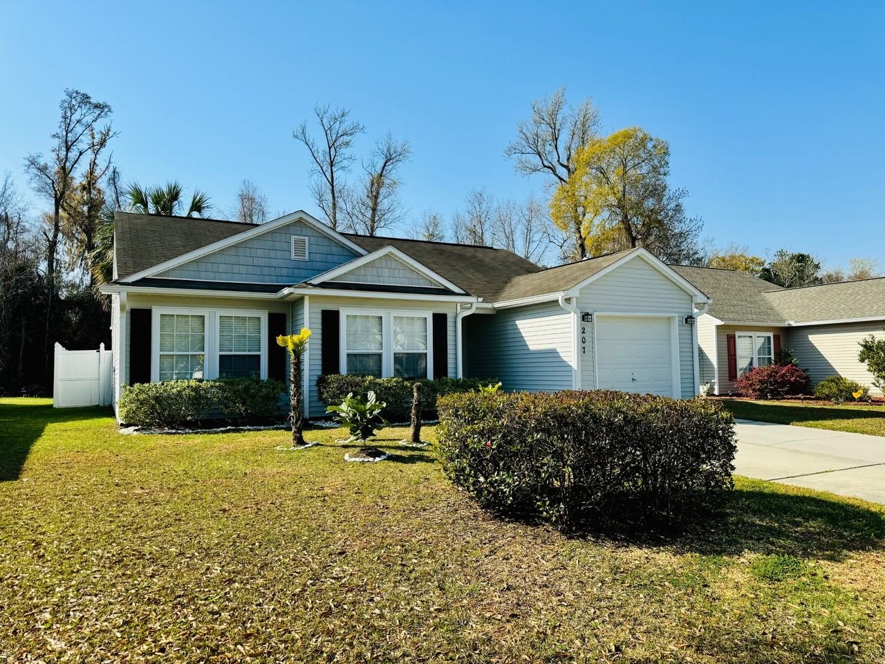 207 Bellegrove Dr - Photo 2 of 18