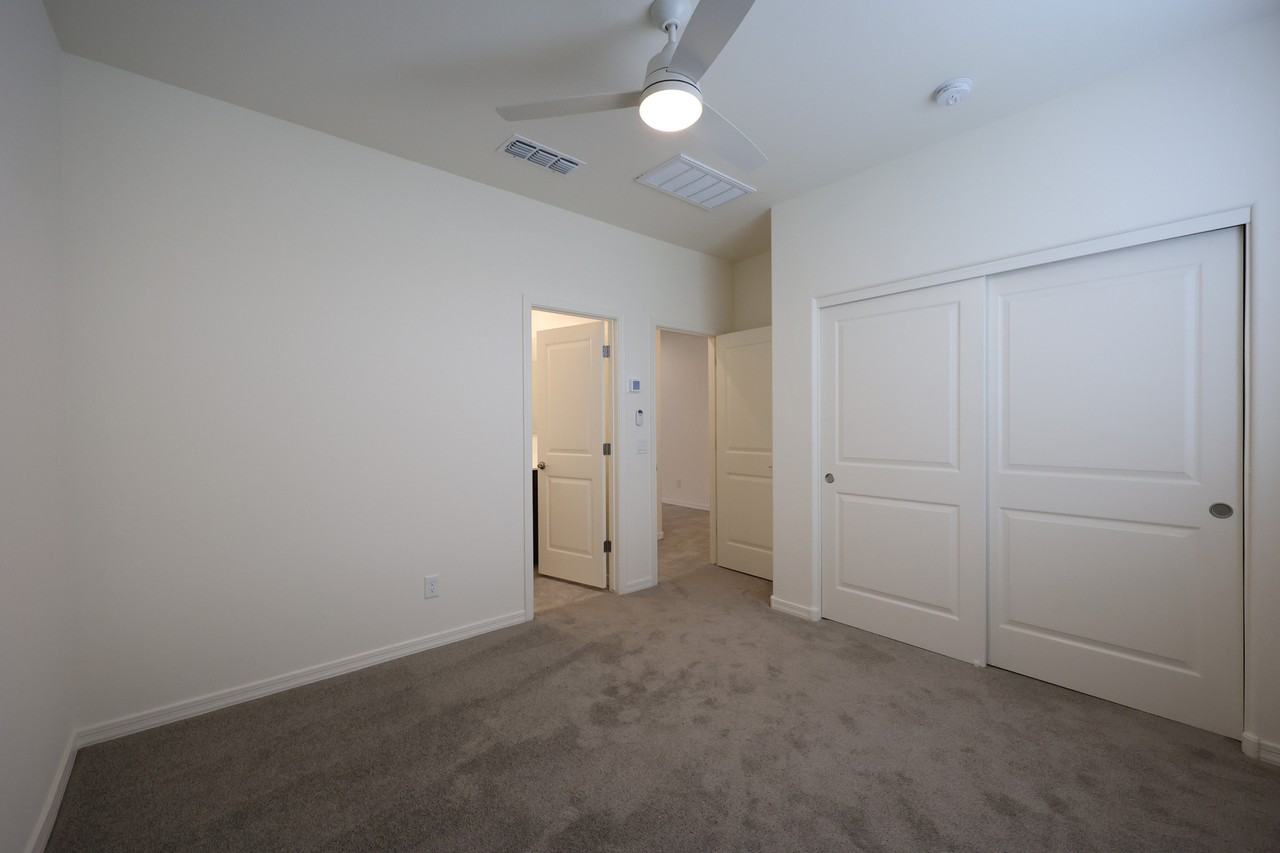 1142 E Westwood Dr - Photo 6 of 33