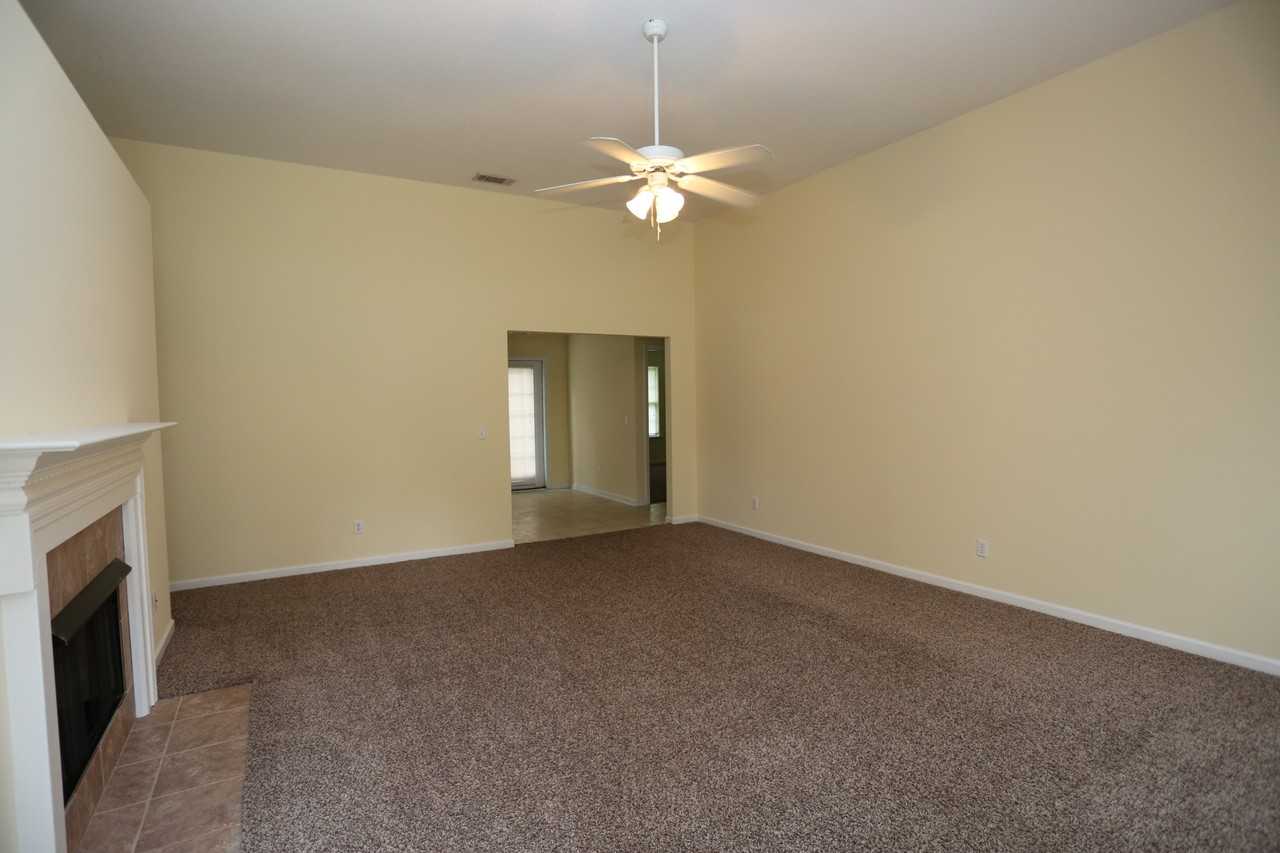 125 Stonebrook Way - Photo 2 of 10