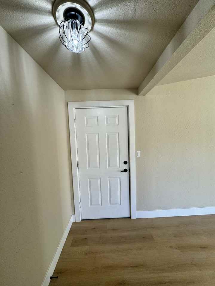 6551 Channing Dr - Photo 2 of 27