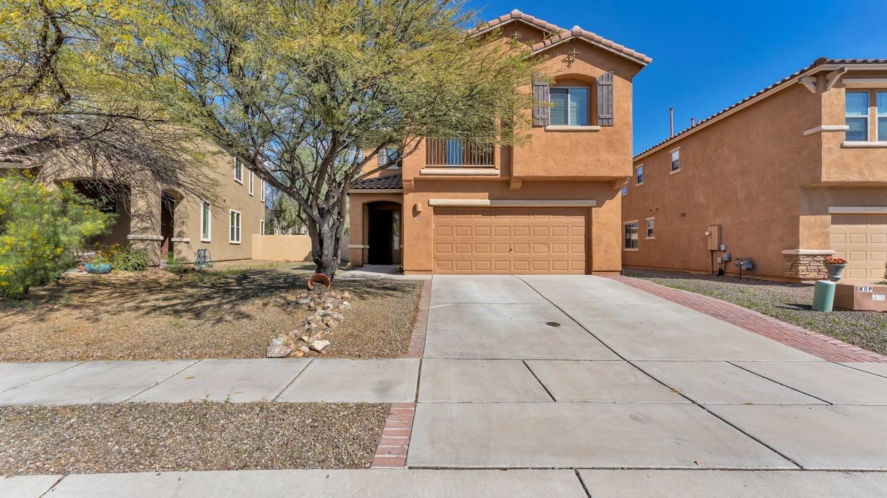 56 W Camino Fuste - Photo 2 of 25