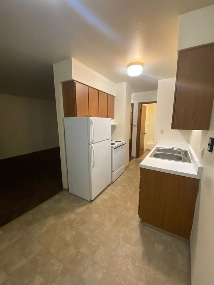 2705 W Nob Hill Blvd #F1 - Photo 7 of 12