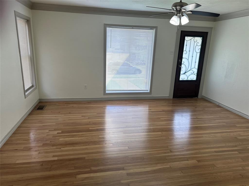 809 Cliffdale Avenue - Photo 4 of 22