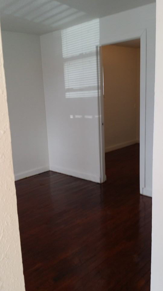 418 Warren St #2 - Photo 3 of 22