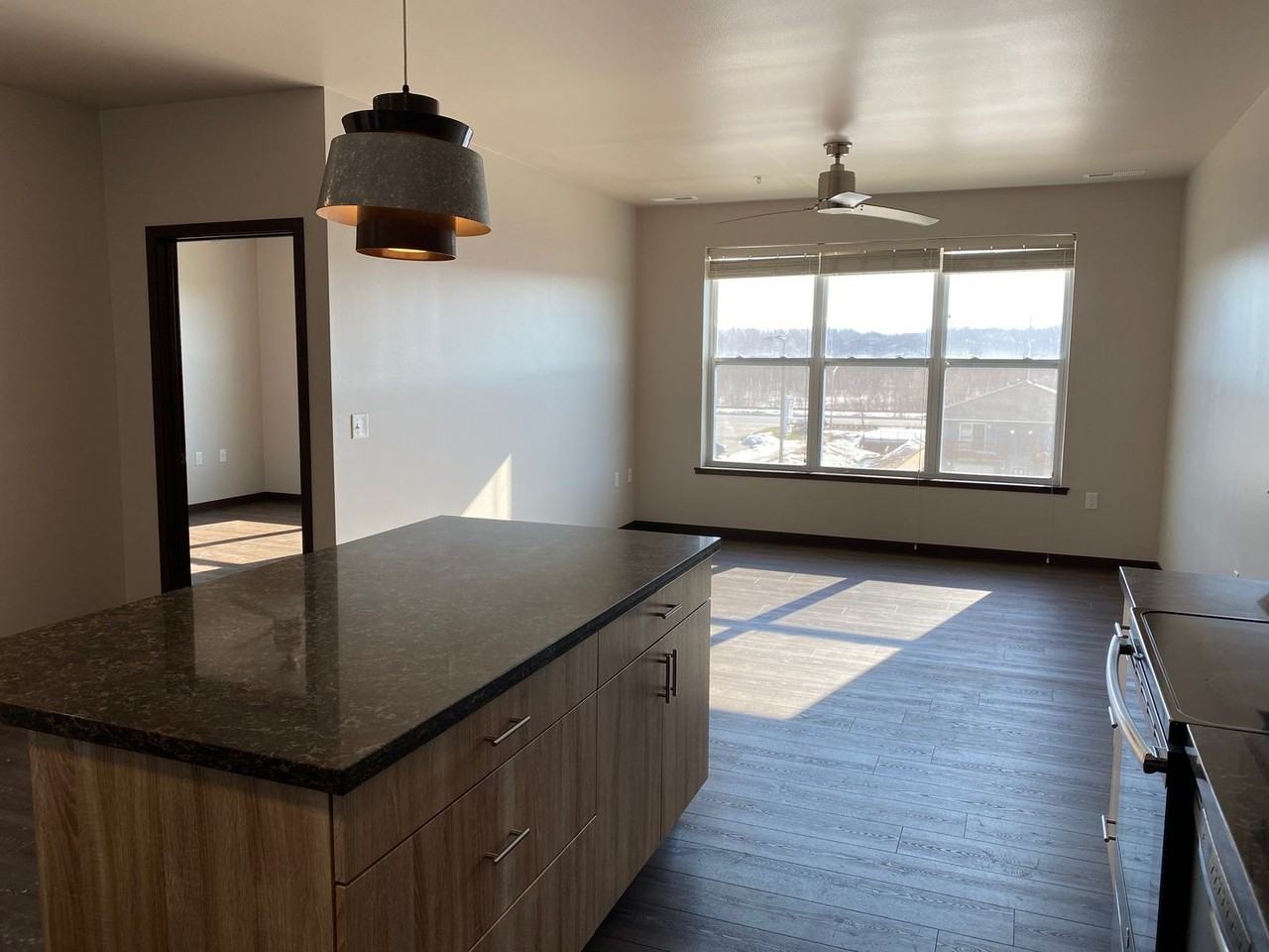 RS Tower - Photo 3 of 36