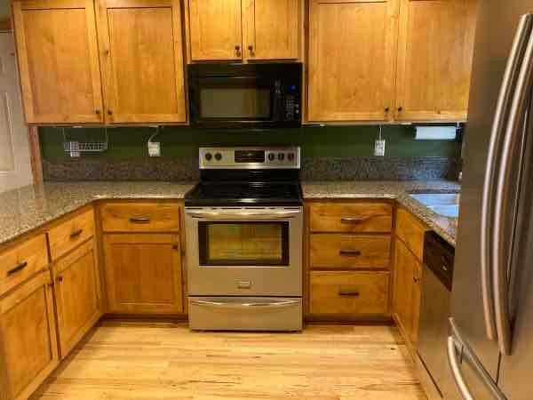 1103 Ne Bennington Way - Photo 6 of 18