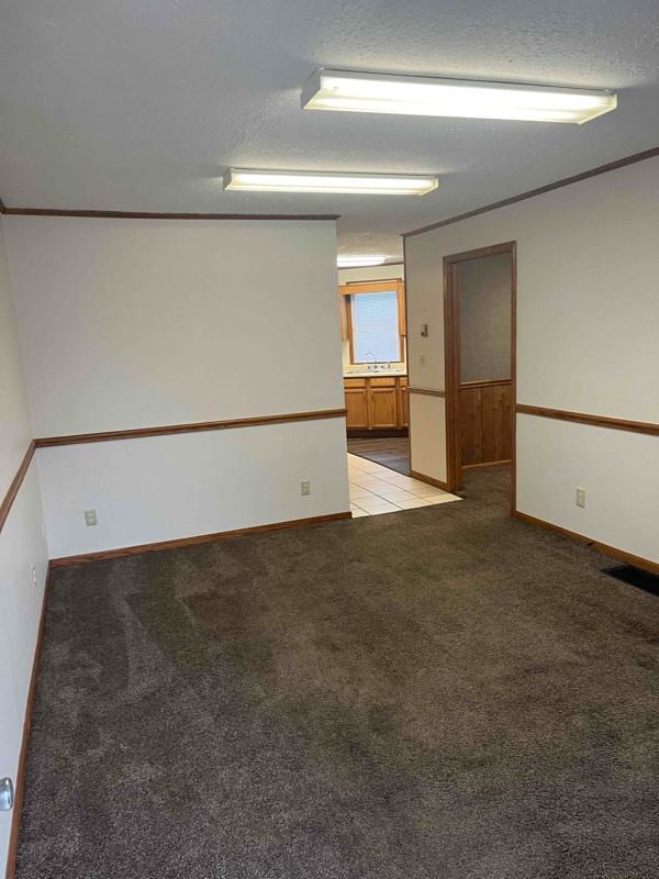 842 W Pershing St #A - Photo 3 of 9