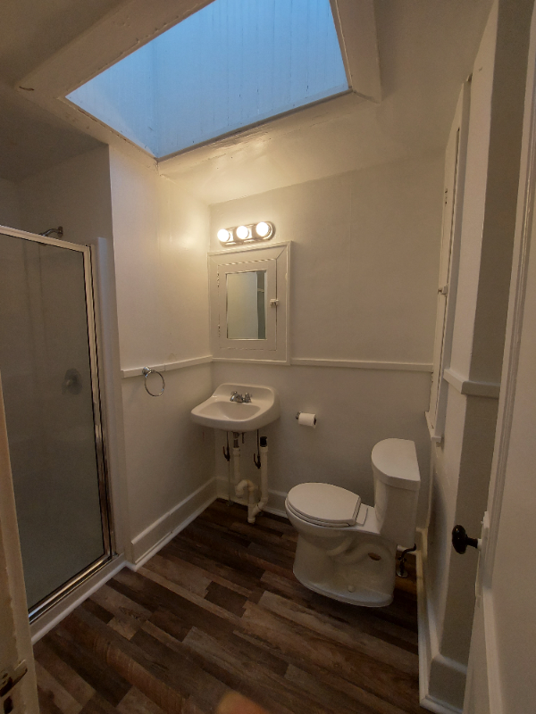 2063 Beechmont Ave #3 - Photo 5 of 8