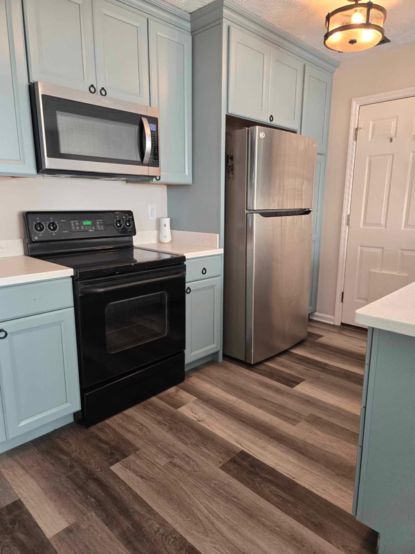 3844 Meteor Dr - Photo 2 of 8