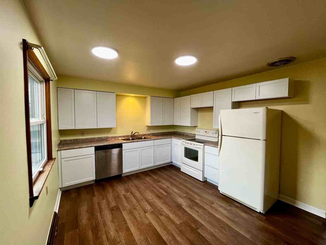 6425 Maywood Cir - Photo 2 of 21