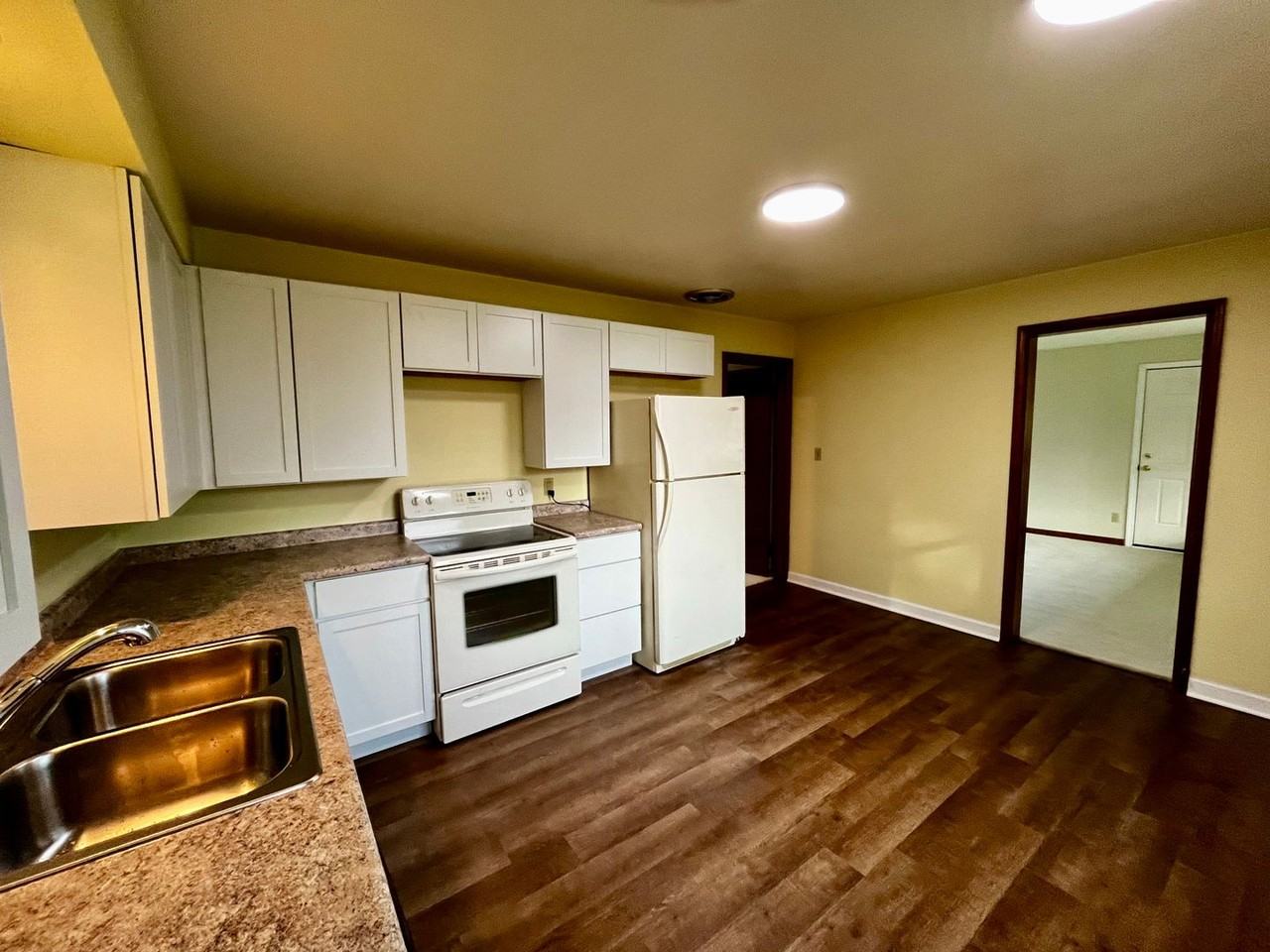 6425 Maywood Cir - Photo 3 of 21