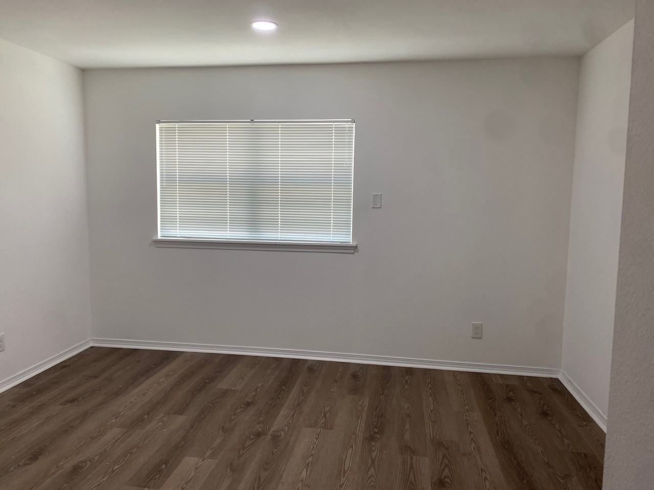 617 Cusic St #617-1 - Photo 3 of 5