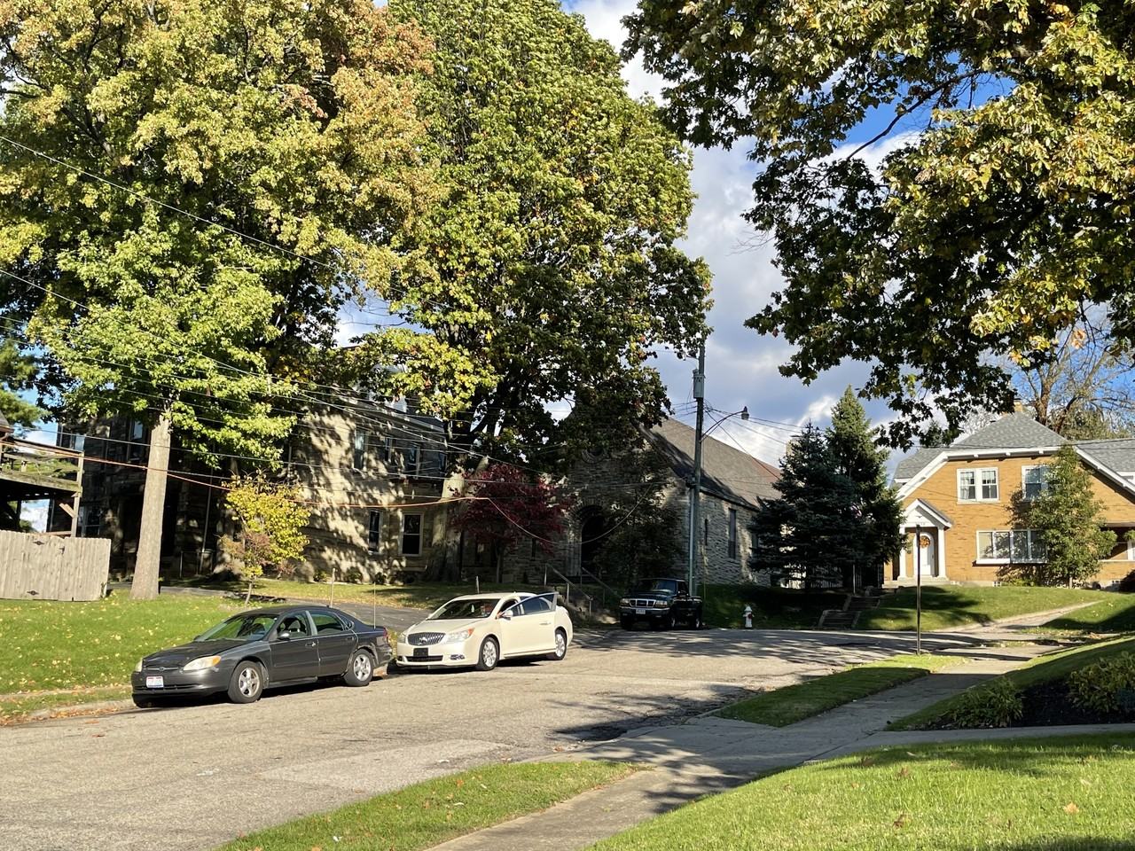 2329 Sherwood Lane #2 - Photo 4 of 21