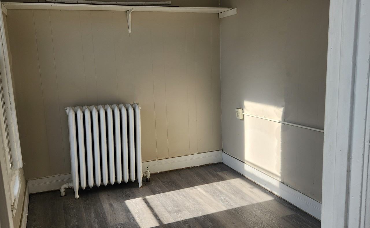 277 Ontario St 2nd Fl #2ndFLFRONT - Photo 3 of 5