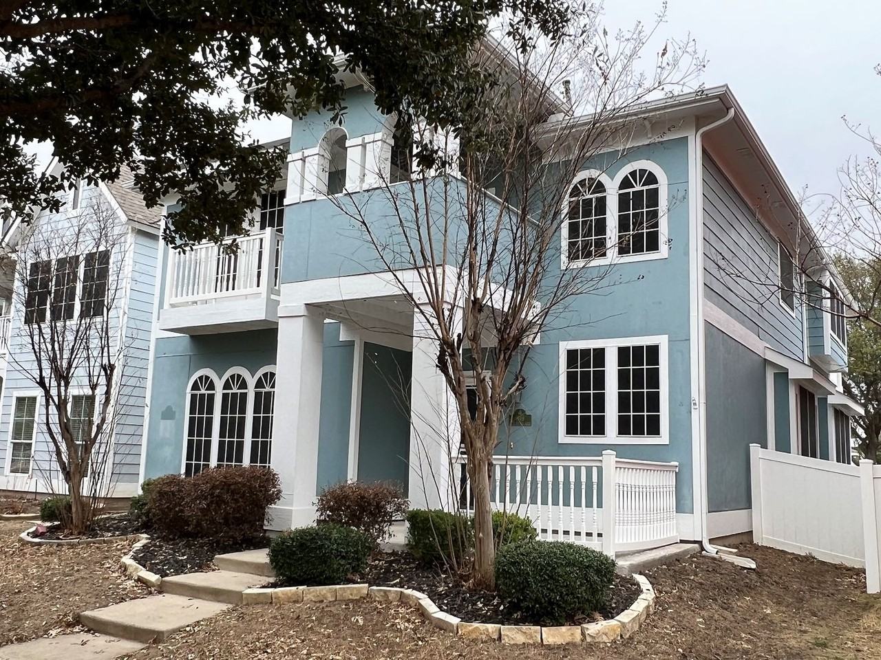 1149 King George Ln - Photo 2 of 19