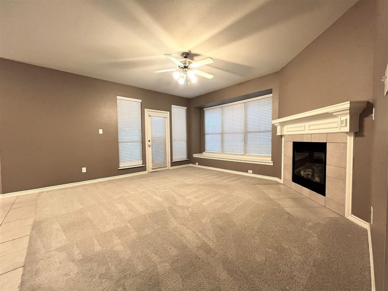1149 King George Ln - Photo 6 of 19