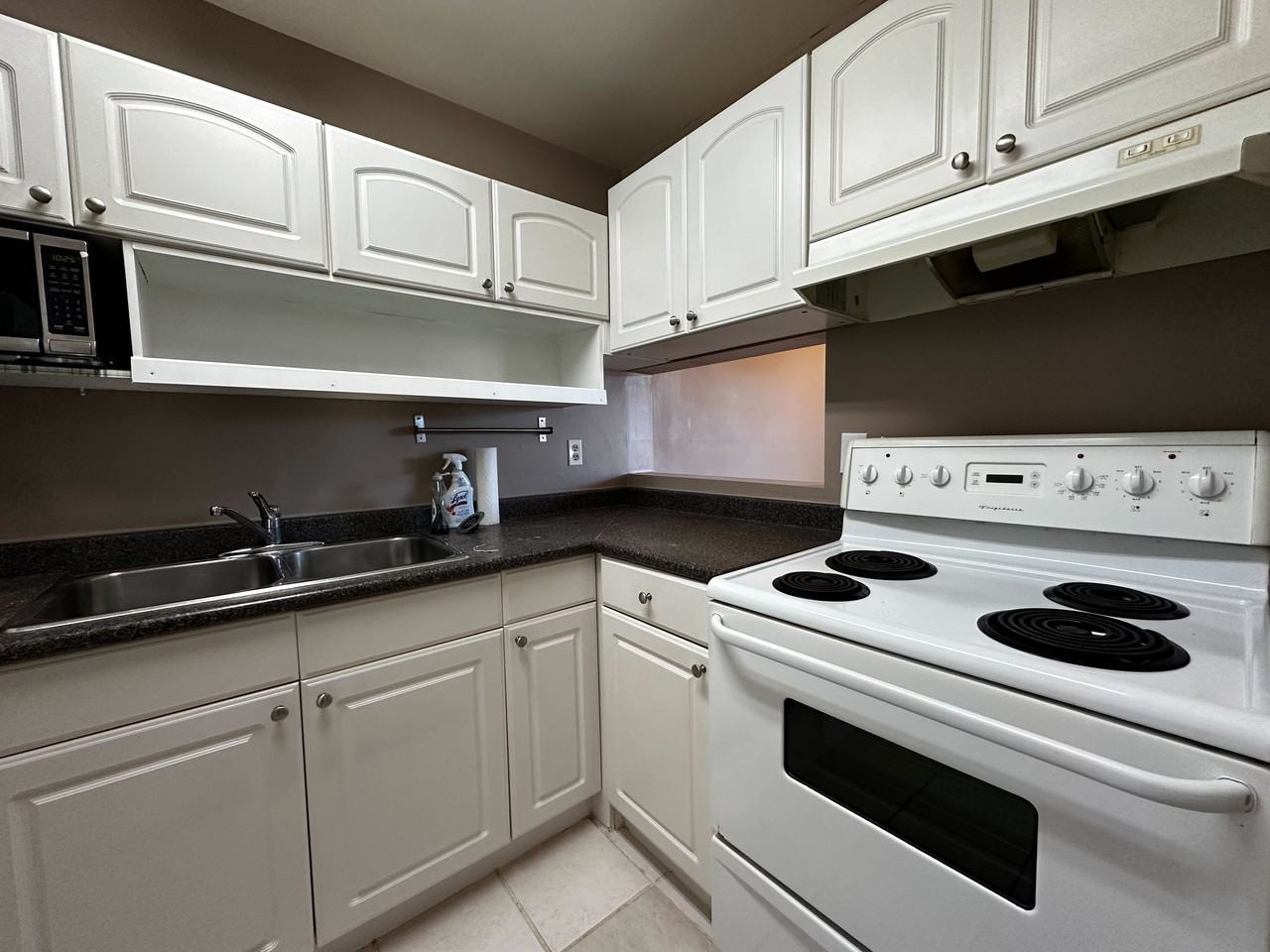 8180 Colonial Drive #204 - Photo 3 of 11
