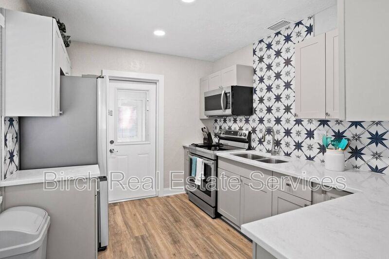 5202 28th Ave S - Photo 7 of 30