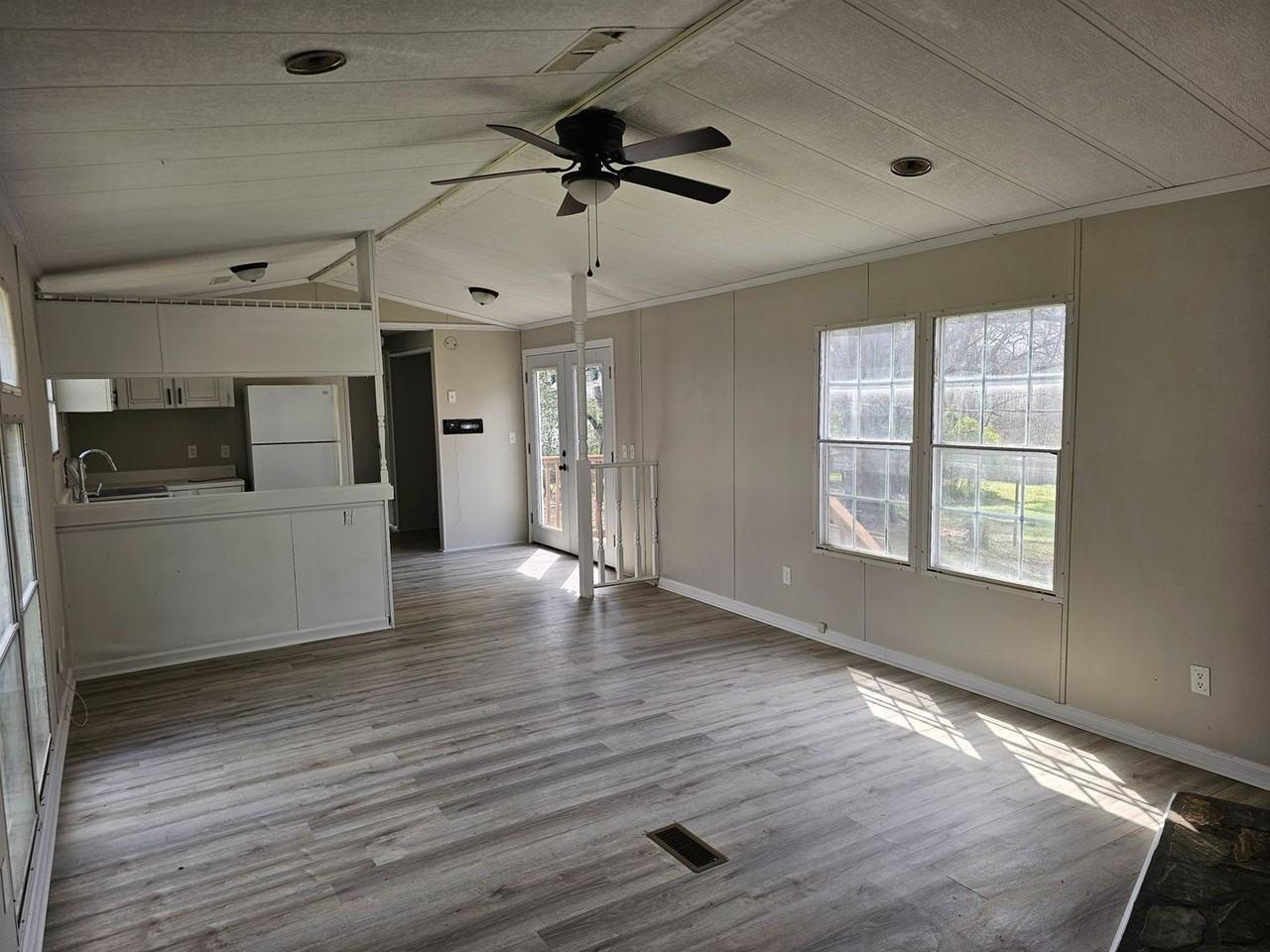 116-A Washington St - Photo 2 of 10