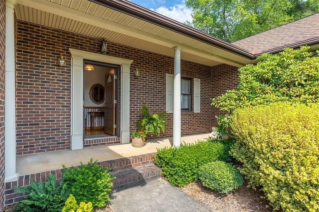 104 Woodsway Ct #NA - Photo 3 of 17