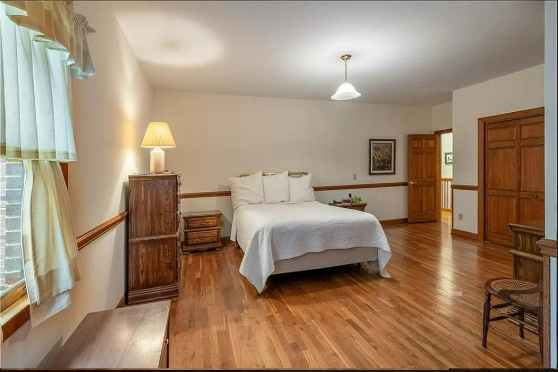 104 Woodsway Ct #NA - Photo 5 of 18