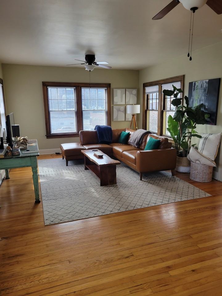 562 28th St #2ndFL - Photo 3 of 10