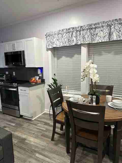 325 Pendleton St Nw #325 - Photo 3 of 15