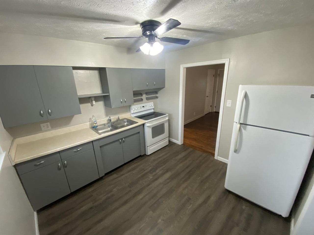 877 Windsor Dr #1 - Photo 5 of 20