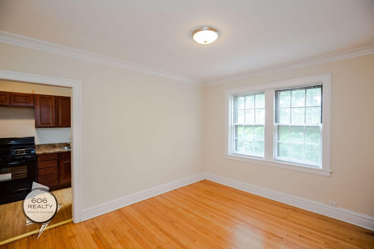 Updated Berwyn Unit with Heat Included! - Photo 5 of 9