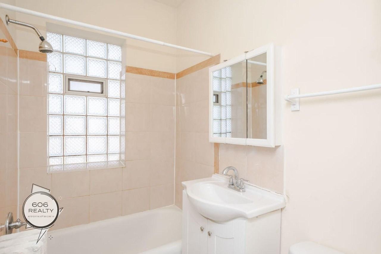 Bright and Sunny Berwyn Apts Available! - Photo 7 of 19