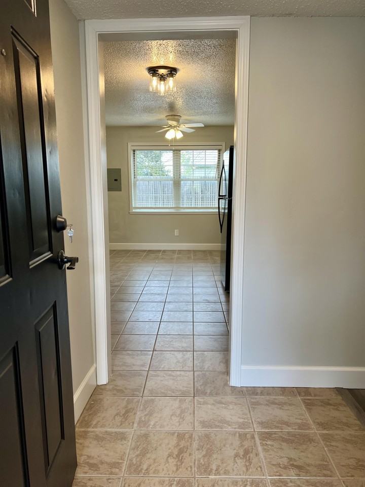1815 East Lindsey Street - 1Apt 1 #1 - Photo 4 of 20