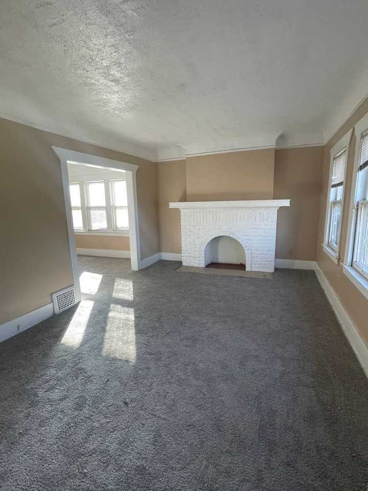 2645 W Grand St. Detroit, MI 48238 - Photo 2 of 12