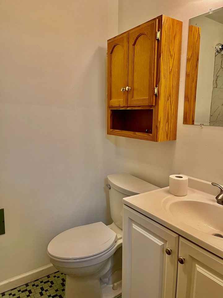 102 Elmsford Rd - Photo 5 of 23