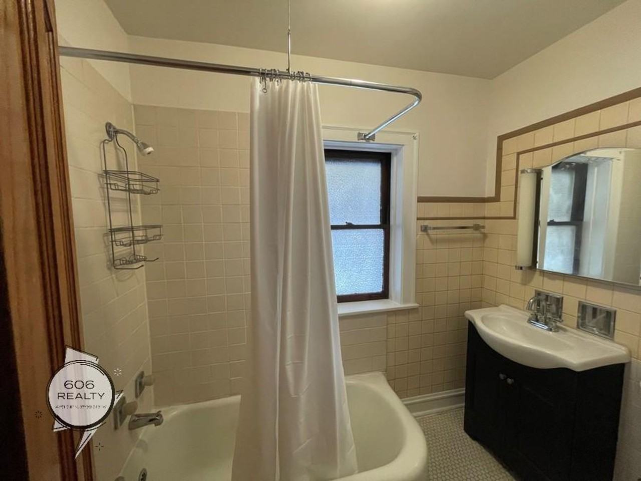 Belmont Cragin Apts Available! SPECIAL OFFER! - Photo 4 of 5