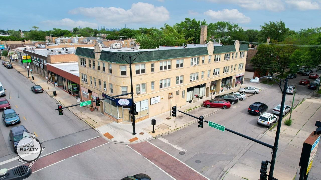 Belmont Cragin Apts Available! - Photo 2 of 7